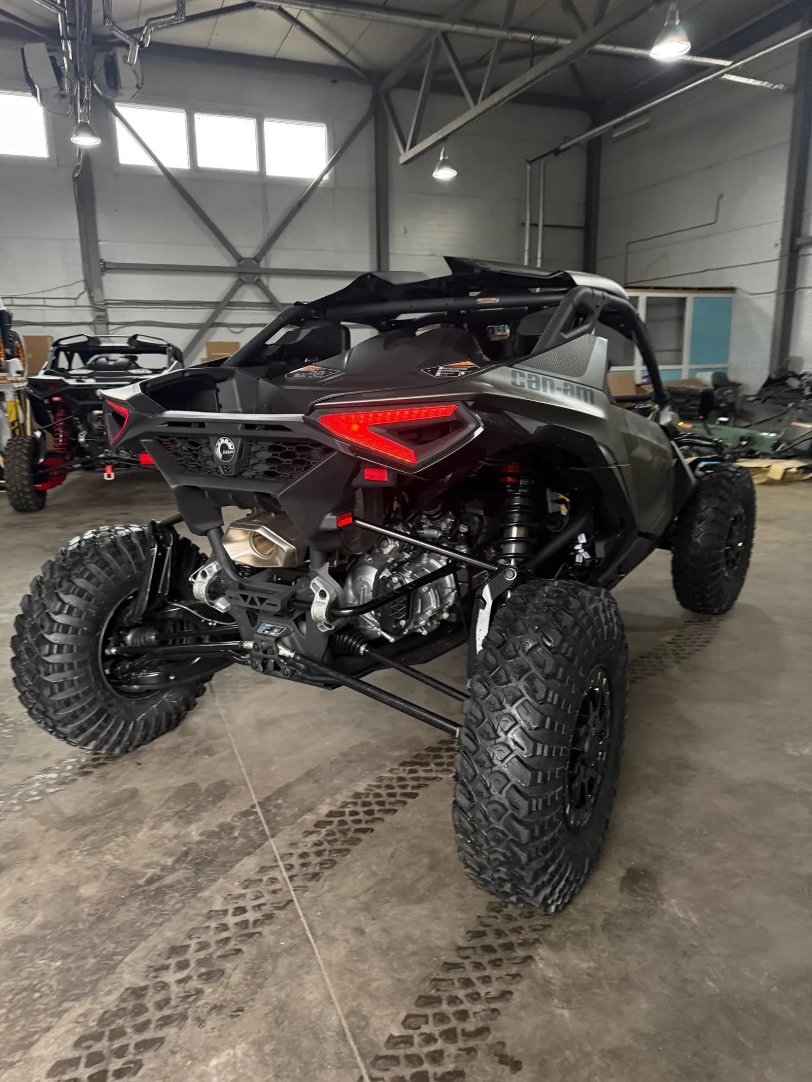 Can-Am Maverick R X RC 999T DCT SAS 4