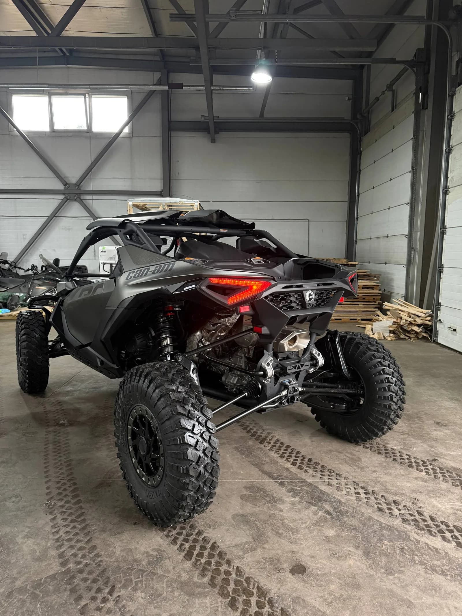 Can-Am Maverick R X RC 999T DCT SAS 6
